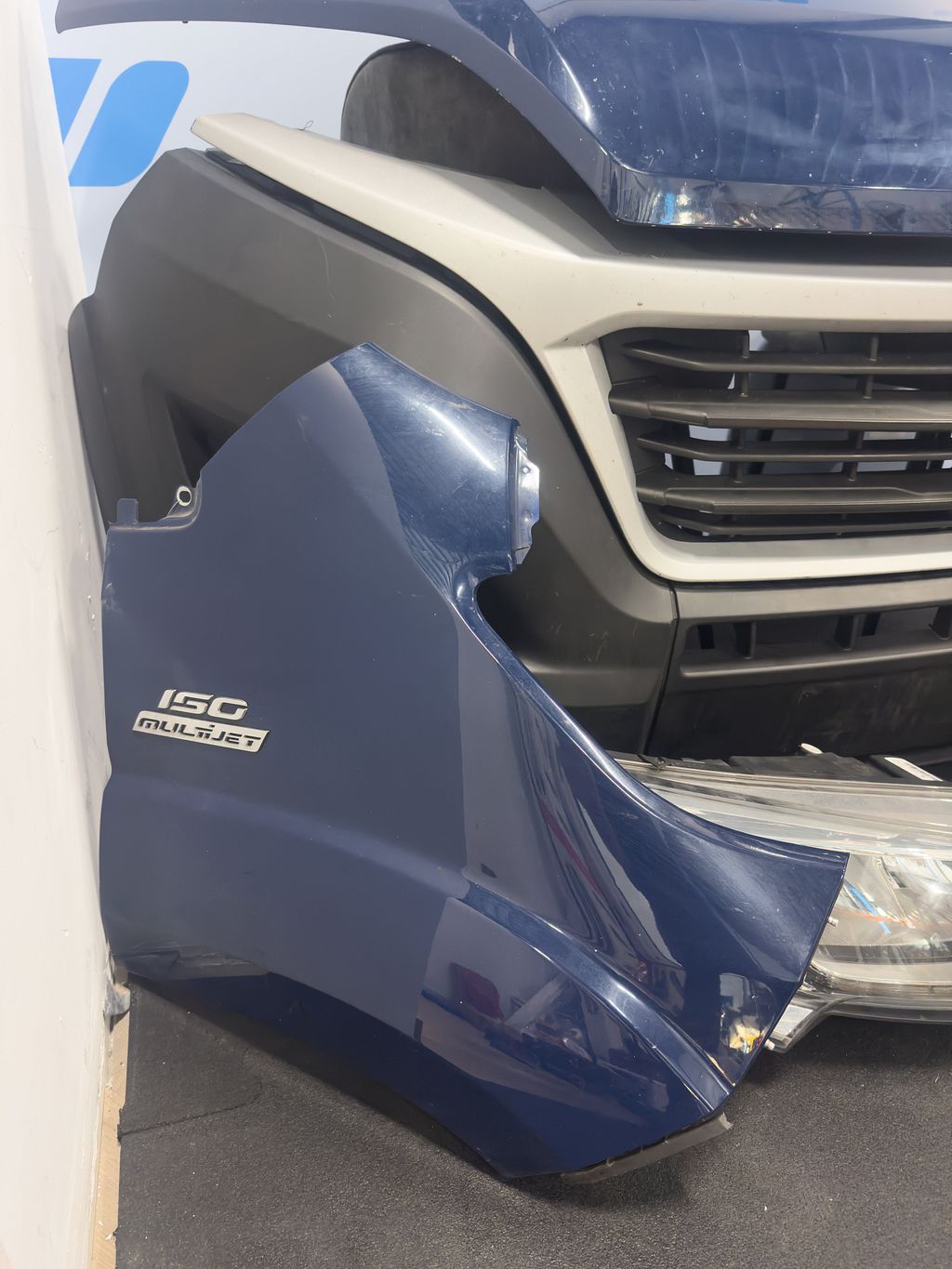 Complete voorkop Front Fiat Ducato met LED koplampen blauw