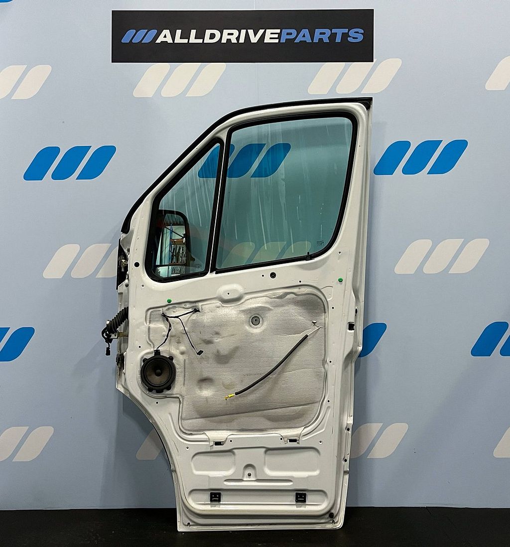 Voorportier rechts voor Mercedes Sprinter W906 A9067200105