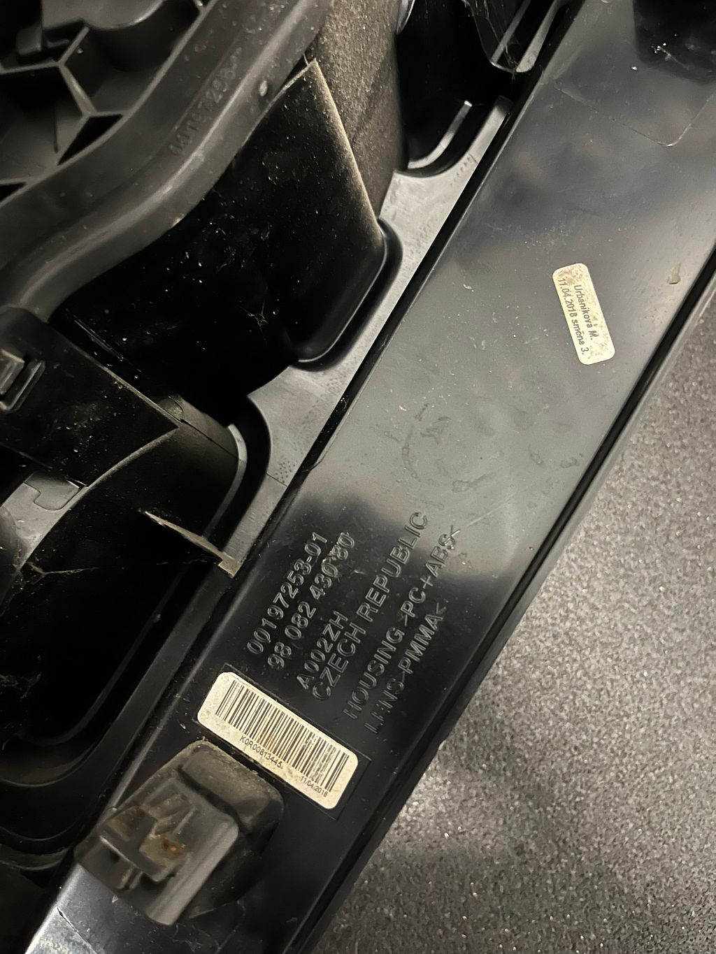 Opel Vivaro / Peugeot Expert Achterlicht rechts 9808243080