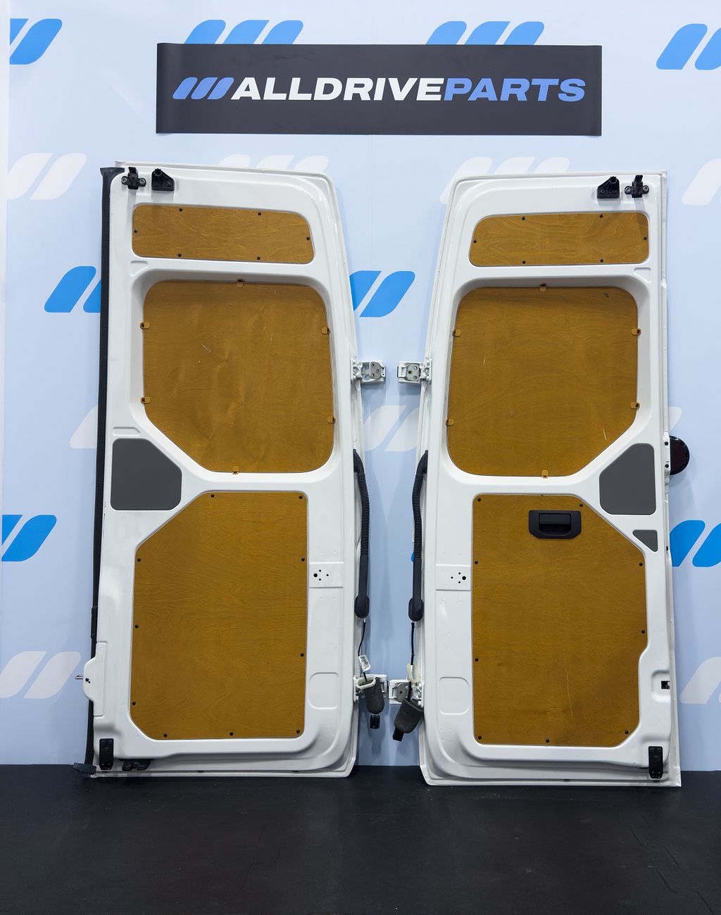 Volkswagen Crafter set achterdeuren links en rechts H2 LB9A