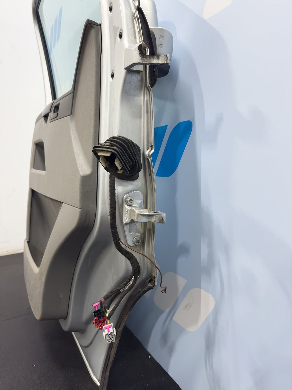 VW Transporter T5 Voorportier links LA7W grijs 7E0831055G