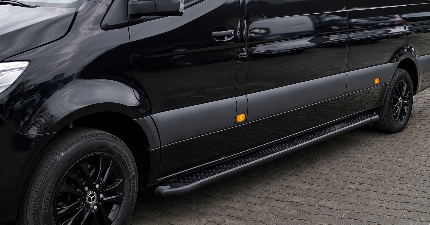 Mercedes Sprinter W907 Treeplanken Sidesteps Mat zwart