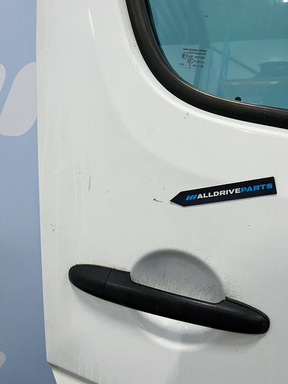 Voorportier rechts voor Mercedes Sprinter W906 A9067200105