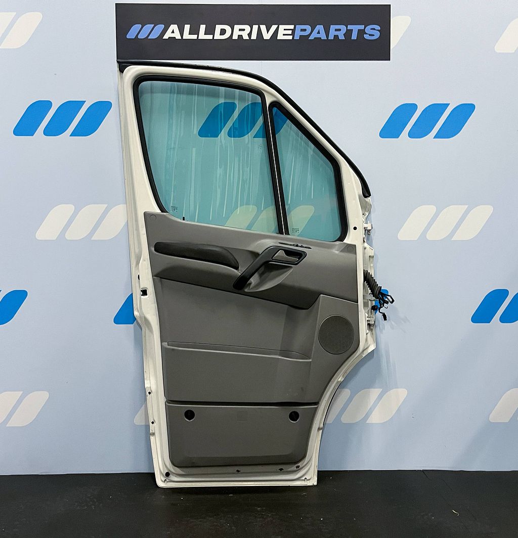Voorportier links voor Volkswagen Crafter LB9A wit 2E0831051