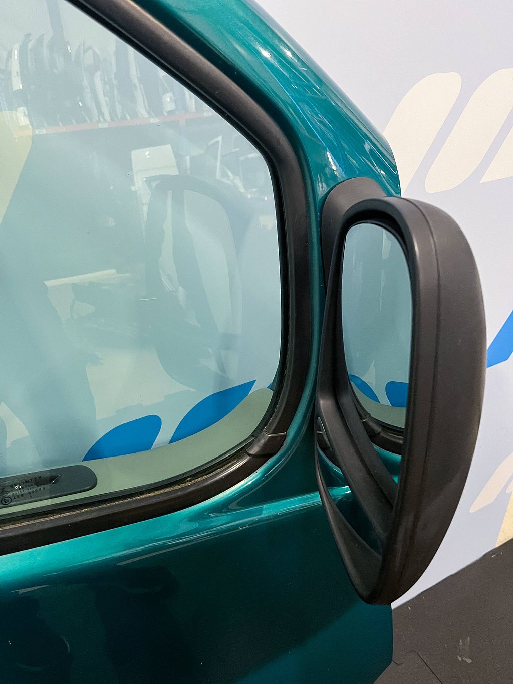 Opel Vivaro Renault Trafic Voorportier rechts groen 93194148