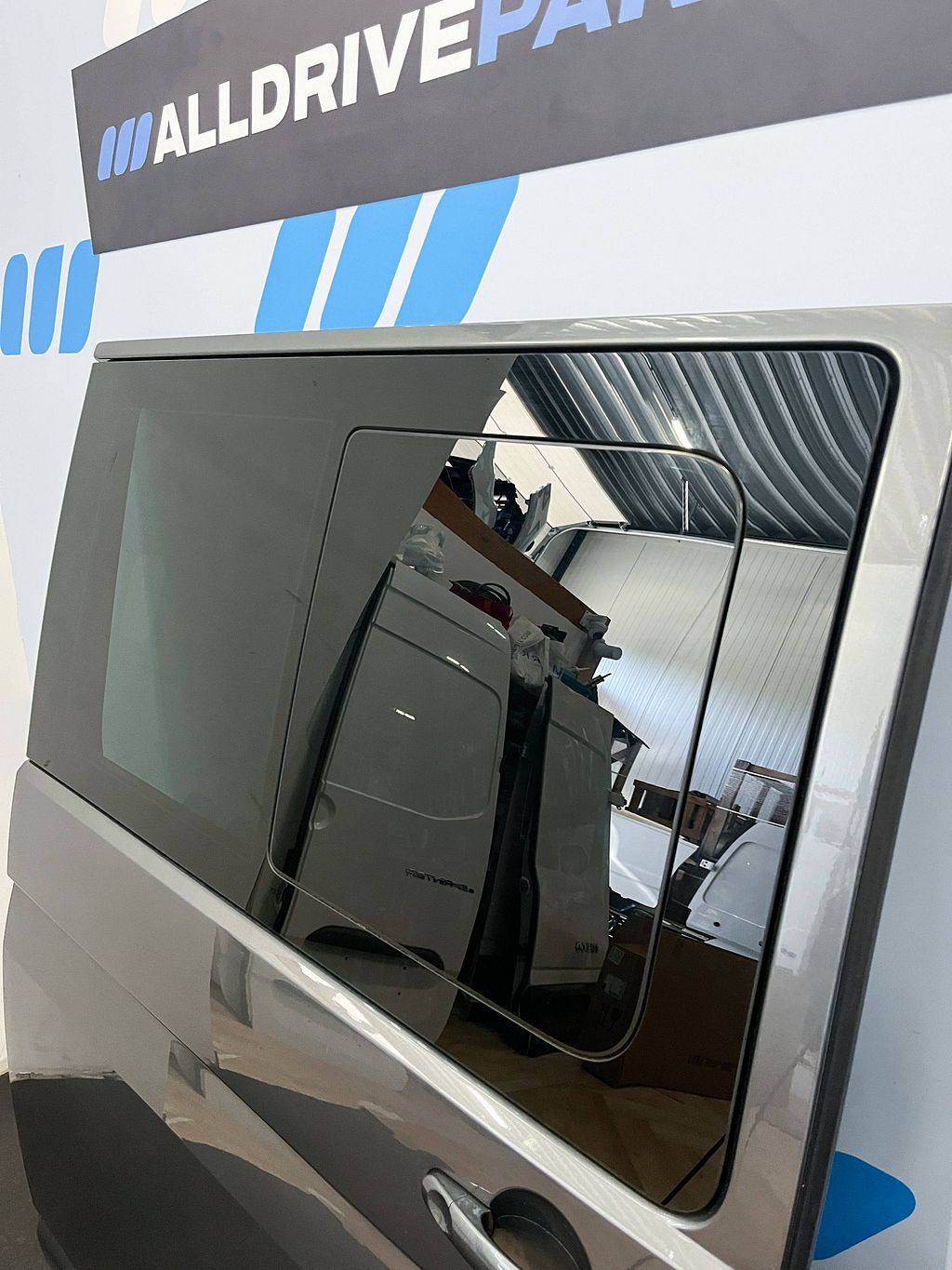 Schuifdeur rechts Volkswagen T6 Grijs Indium Grey 7E0843108