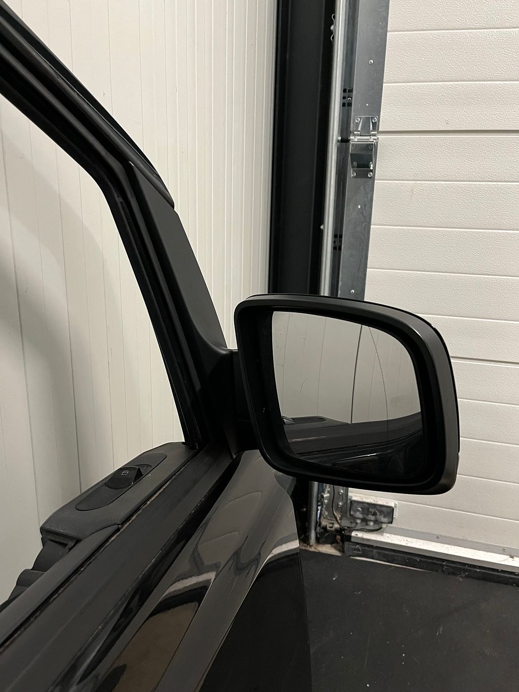 Mercedes Benz Vito W639 voorportier rechts zwart A6397201105