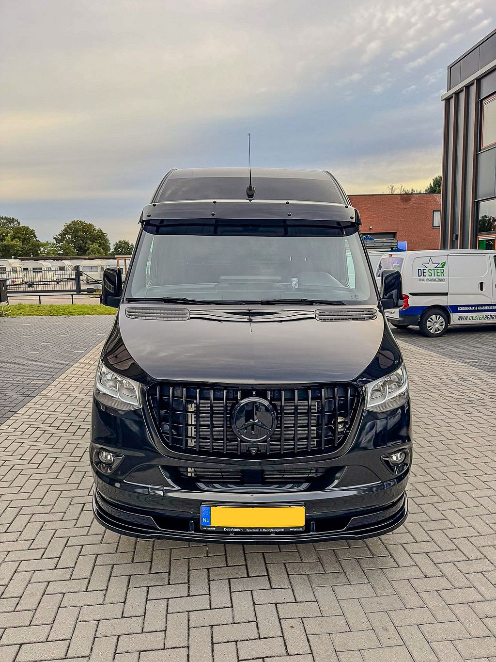 Mercedes Sprinter W907 Sport Look front Grill Glanzend Zwart