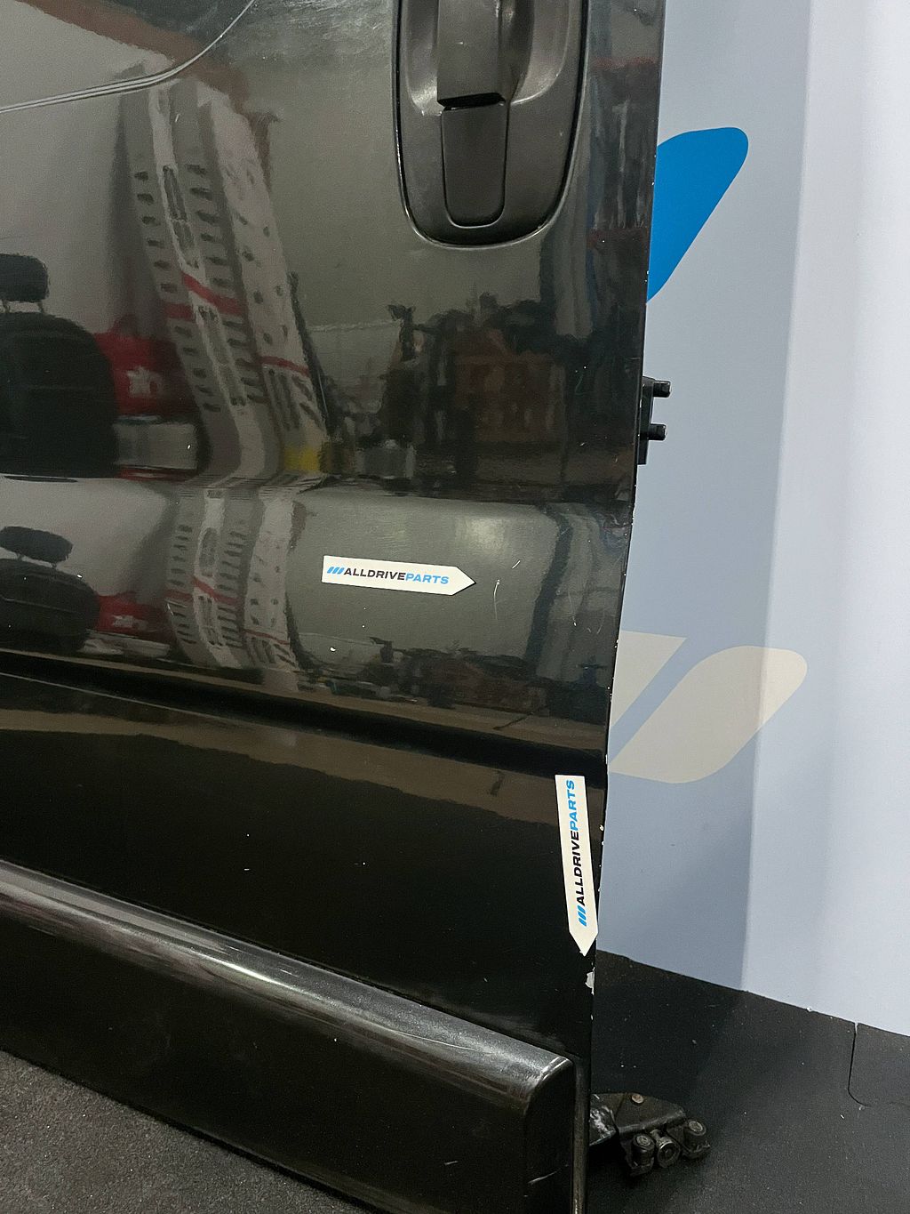 Opel Vivaro Schuifdeur rechts dicht zwart 91160010
