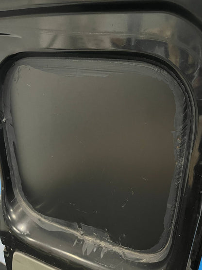 Renault Trafic Achterdeur links zwart met ruit 7751472223