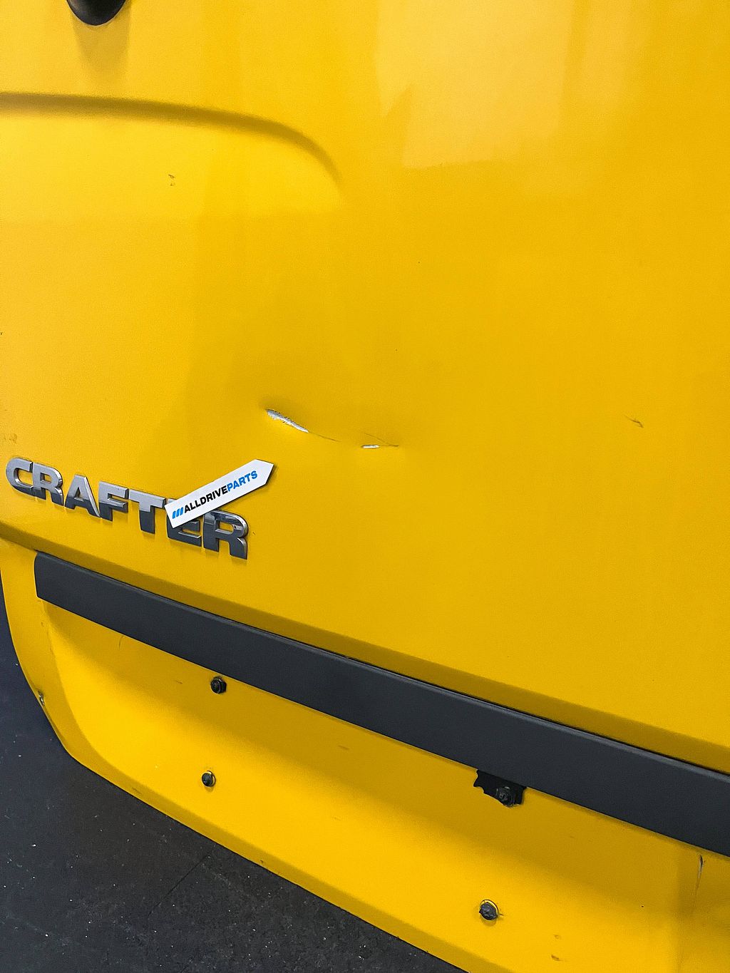 Volkswagen Crafter achterdeur links dicht geel H2 2E1827091N