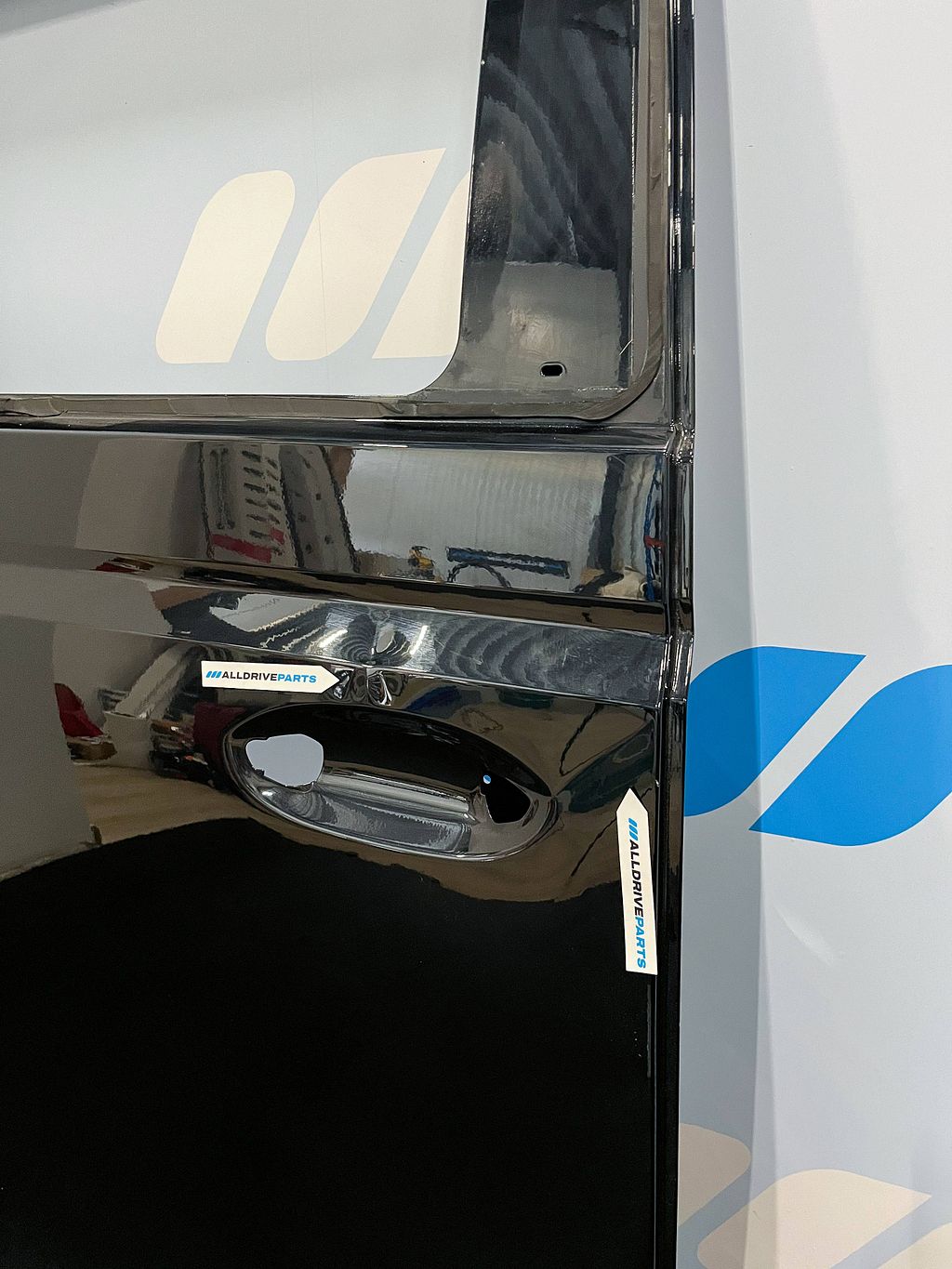 VW ID.Buzz Schuifdeur rechts zwart met ruit kort T3843108 